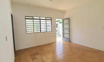 Imagem 2: CASA AMPLA COM 3 DORMITÓRIOS - PRÓXIMO À AVENIDA COMENDADOR JOSÉ DA SILVA MARTHA