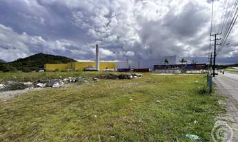 Imagem 2: Terreno amplo disponível para alugar em local estratégico em Florianópolis