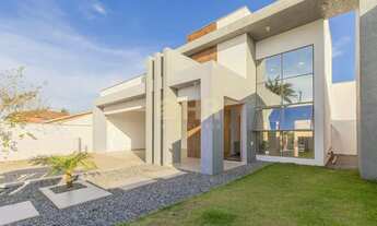 Imagem 4: Casa com 03 suítes e 04 vagas de garagem no Balneário Nereidas - Guaratuba