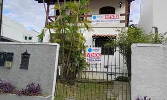 Imagem 2: Casa para Venda em São Gonçalo, Vila Três, 2 dormitórios, 1 suíte, 2 banheiros, 1 vaga