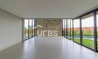 Imagem 3: O Jardins França é um condomínio de alto padrão, que tem uma integração com uma mata nativ