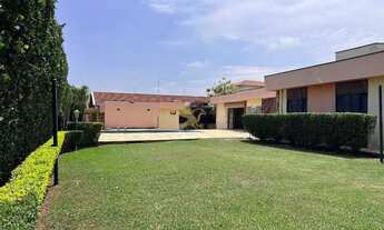 Imagem 5: Casa de 428m² á venda, 4 quartos, 3 banheiros, ampla sala de estar e edícula podendo ser u