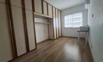 Imagem 6: Apartamento de 2 quartos com suíte , sol da manhã, andar alto, em um dos melhores pontos d