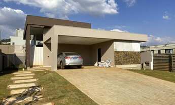 Imagem 2: Casa para venda tem 270 metros quadrados com 4 quartos