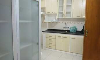 Imagem 3: Apartamento Vazio, 2 quartos, dependência, varanda, elevador, Rua Cambauba, Imperdível!