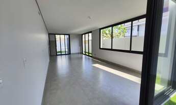 Imagem 7: Linda Casa geminada com 3 dormitórios, de alto padrão em localização estratégica no Sul da