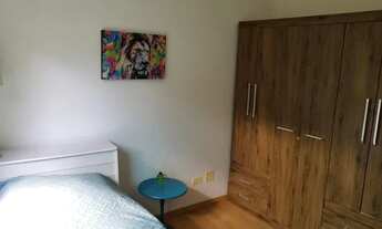 Imagem: Quarto mobiliado em sobrado