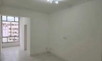 Imagem 3: ÓTIMA OPORTUNIDADE DE APARTAMENTO REFORMADO DE 2 QUARTOS, SENDO 1 SUÍTE DE 75M²!!!