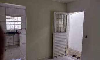 Imagem 6: Alugo casa com 1 qt