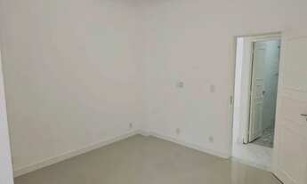 Imagem 7: ÓTIMA OPORTUNIDADE DE APARTAMENTO REFORMADO DE 2 QUARTOS, SENDO 1 SUÍTE DE 75M²!!!