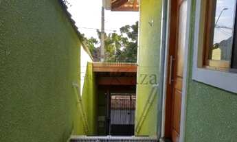 Imagem 2: Casa meio lote a venda, 2 quartos (1 suíte), zona oeste, Jardim das Industrias, churrasque