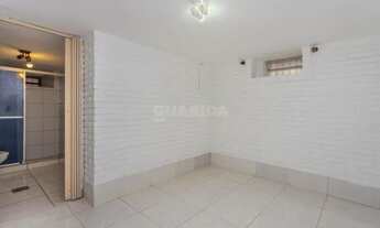 Imagem 7: Casa de 04 dormitórios sendo uma suíte no Bairro Menino Deus