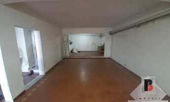 Imagem 3: Casa terreá para locação em frente a uma praça bem tranquila e com vigia 24 horas