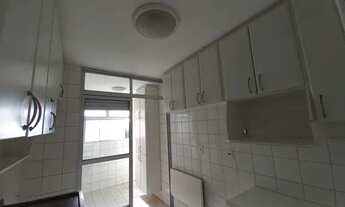 Imagem 7: Apartamento com 3 dormitórios sendo 1 suíte, 2 vagas de garagem. Condomínio fechado. Zona