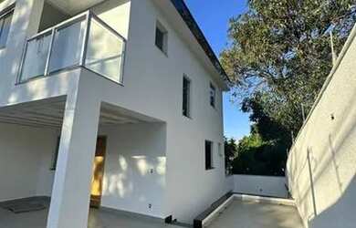 Imagem 2: Casa para venda tem 130 metros quadrados com 3 quartos em Santa Amélia - Belo Horizonte