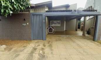 Imagem 2: CASA TÉRREA Casa com 3 dormitórios