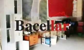 Imagem 3: Duas lojas e sobrado