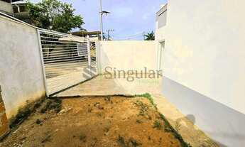 Imagem: Casa Nova com Quintal e Garagem no Bairro