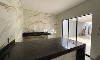 Imagem 3: Casa residencial com 3 quartos sendo 1 suíte disponível para venda no bairro Novo Mundo em