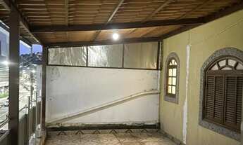 Imagem 4: Casa à venda no centro de BM. Com 2 pontos de loja + garagem para 2 carros