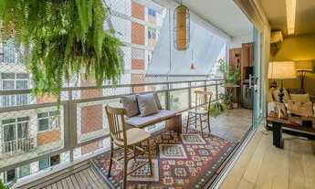 Imagem 5: Deslumbrante Apartamento Iluminado, Renovado, com Vista Verde no Leblon!