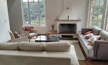 Imagem 5: Casa de condomínio sobrado para venda possui 350 metros quadrados com 4 quartos