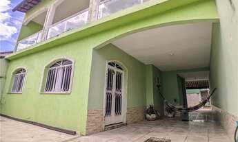 Imagem: Vende-se espaçosa casa duplex com piscina