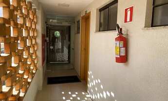 Imagem 3: Apartamento para Venda em Maringá, Zona 07, 2 dormitórios, 1 suíte, 2 banheiros, 1 vaga