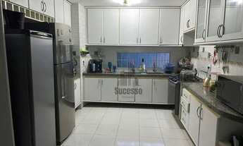 Imagem 4: Casa Avenida Casa com 4 dormitórios