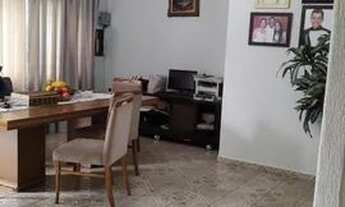 Imagem 4: Sobrado para venda Residencial e Comercial, possui 256 m² com 4 quartos