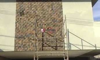 Imagem 4: Locação - Casa em Condomínio sobrado, com 4 suítes sendo 1 master com hidromassagem, sala