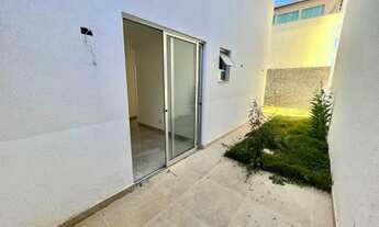 Imagem 3: LINDO APARTAMENTO COM ÁREA PRIVATIVA MUITO BEM LOCALIZADO NO BAIRRO ITAPOÃ