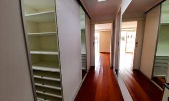 Imagem 3: LINDO sobrado com EXCELENTE infraestrutura!