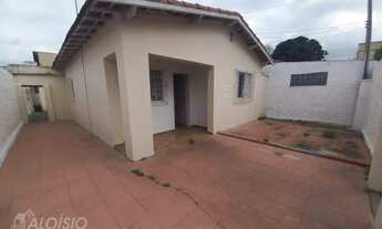Imagem 3: Casa com 2 dormitórios para alugar por R$ 1.300/mês - Vila Prosperidade - Taubaté/SP