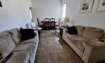 Imagem 3: Leblon, andar alto, vista livre, indevassável, claro, arejado. Sala, dois quartos, 1 vaga