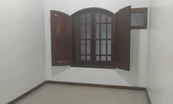 Imagem 2: Casa para aluguel possui 400 metros quadrados com 2 quartos em Parque 10 de Novembro - Man