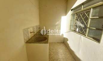 Imagem 6: Casa residencial com 2 quartos disponível para locação no bairro Santa Mônica em Uberlândi