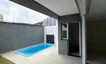 Imagem 2: Sobrado com 3 dormitórios sendo 2 suítes e 1 master e 2 vagas de garagem, Camboriú/SC