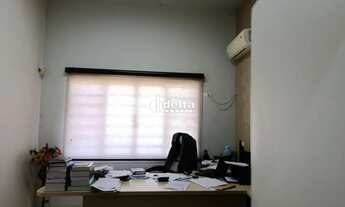 Imagem 2: Prédio disponível para venda no bairro Nossa Senhora Aparecida em Uberlândia-MG