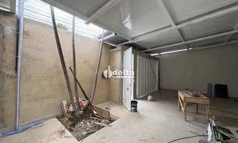 Imagem 7: Casa residencial com 2 quartos disponível para venda no bairro Laranjeiras em Uberlândia-M