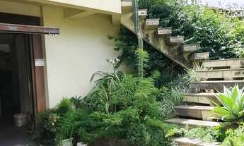 Imagem 5: CASA / SOBRADO 5D e 10 vagas 3 Banheiros - Pátio enorme c/ Jacuzi e Pergolado - Living 3 a