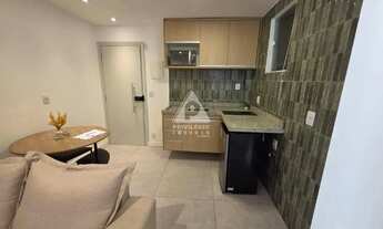 Imagem 4: Apartamento, 40m2, 2 quartos, andar alto, reformado e mobiliado, prédo misto no centro do