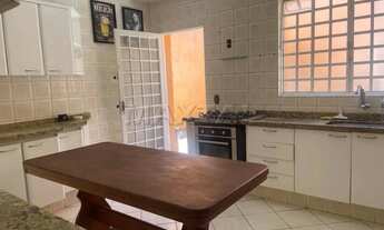 Imagem 6: Sobrado com 3 dormitórios,1 suíte, 3 banheiros, com jardim, 2 vagas de garagem