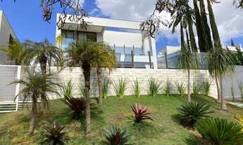 Imagem 7: Casa para venda tem 274 metros quadrados com 4 quartos