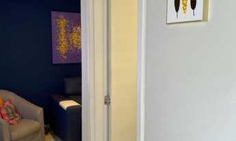 Imagem 7: Vargem Pequena. Casa Totalmente Reformada Composta por Salão, 3 Quartos Sendo 1 Suíte