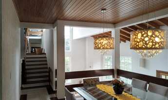 Imagem 7: Casa de condomínio sobrado para venda possui 350 metros quadrados com 4 quartos