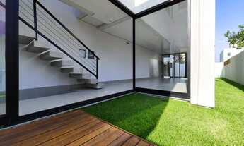 Imagem 5: Linda Casa geminada com 3 dormitórios, de alto padrão em localização estratégica no Sul da