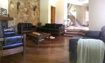 Imagem 3: Sobrado espaçoso no Condomínio Reserva das Hortências - Serra da Cantareira