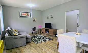 Imagem 4: Vende-se espaçosa casa duplex com piscina e três quartos em localização privilegiada!