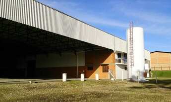 Imagem 7: Barracão à venda, área com 60.000 m² e barracão 9.000 m², Área de estacionamento para cami